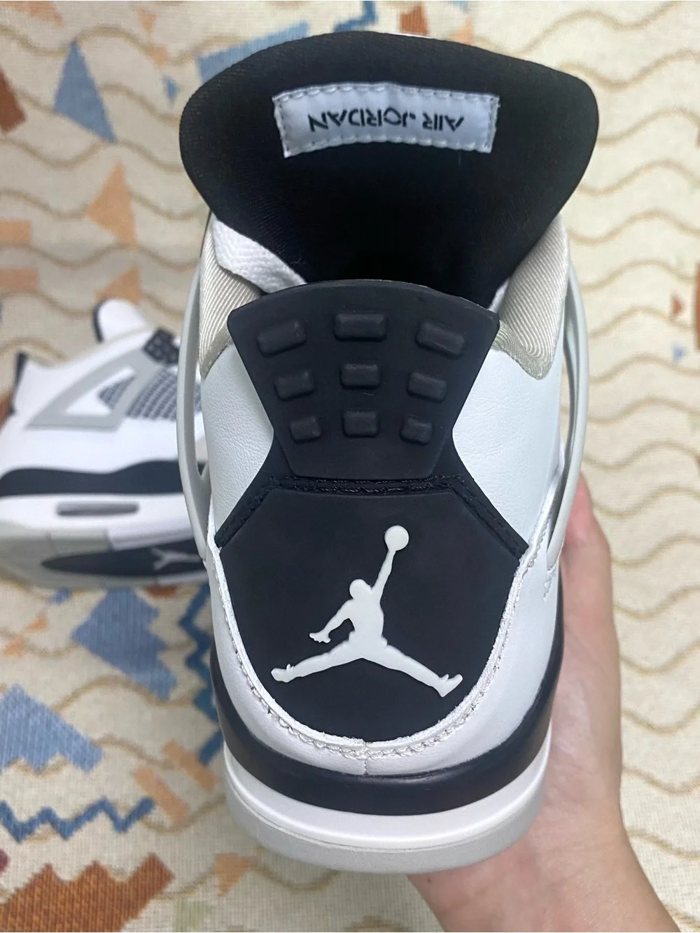 Jordan Men’s Sneakers in White and Light Gray